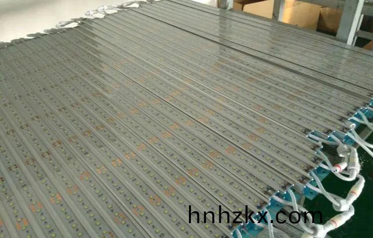 灌(guan)膠機(jī)(ji).jpg
